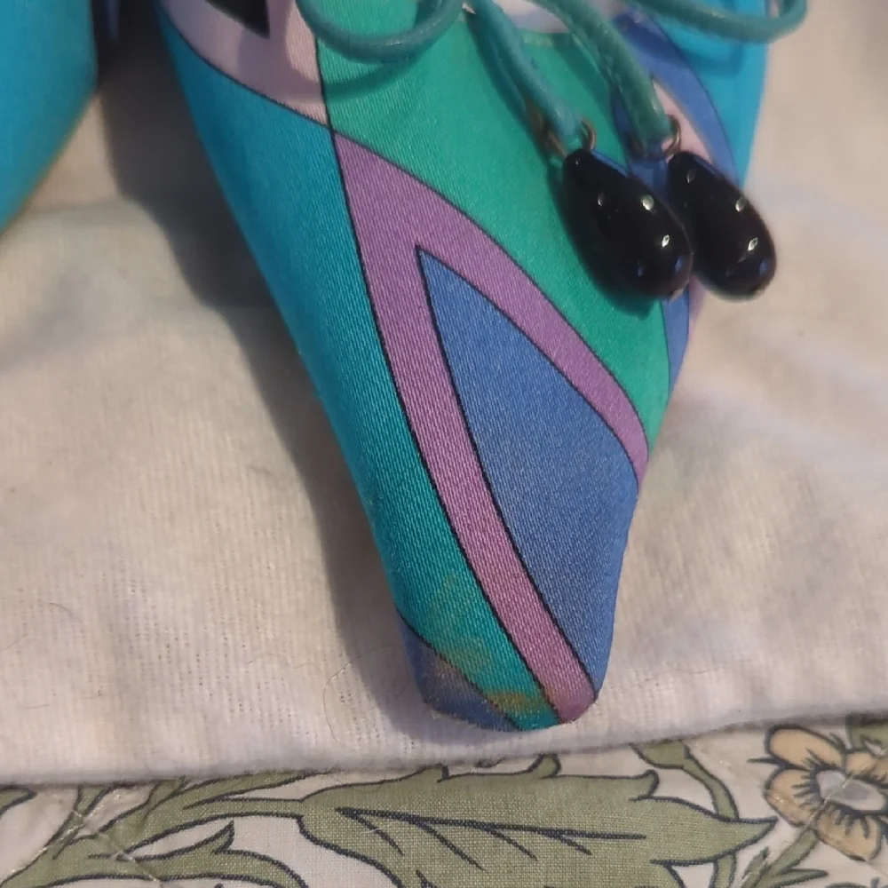 Emilio Pucci Silk Blue and Green Patterned Mules - Picture 9 of 10